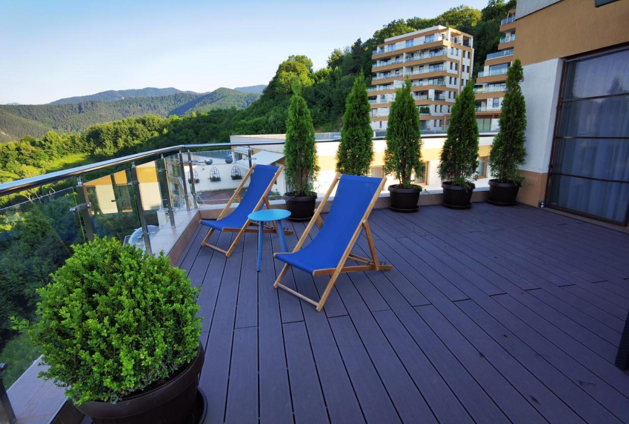 Coroni Seasons Apart With Panoramic View Brasov Luaran gambar